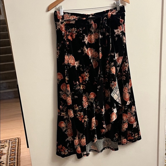 George Dresses & Skirts - Tiered Crushed Velvet Maxi Midi Skirt XL Dark Floral Whimsigoth